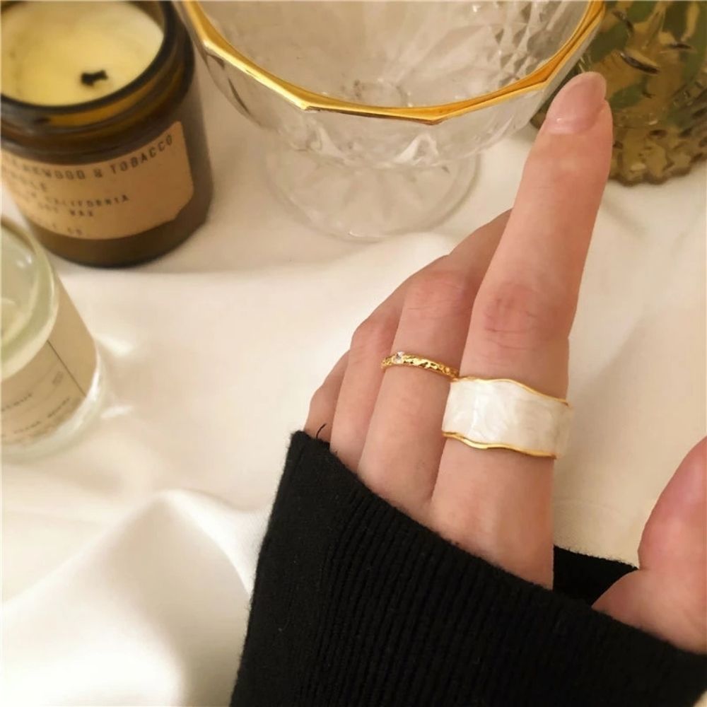 White Oil Painting Enamel Ring - Gold-Plated, Adjustable - Picture 4 of 10